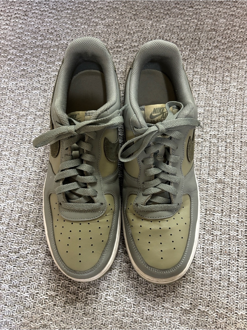 NIKE AIR FORCE 1